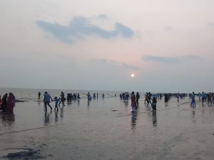 কুয়াকাটায় ঈদের আনন্দে পর্যটকদের ঢল 