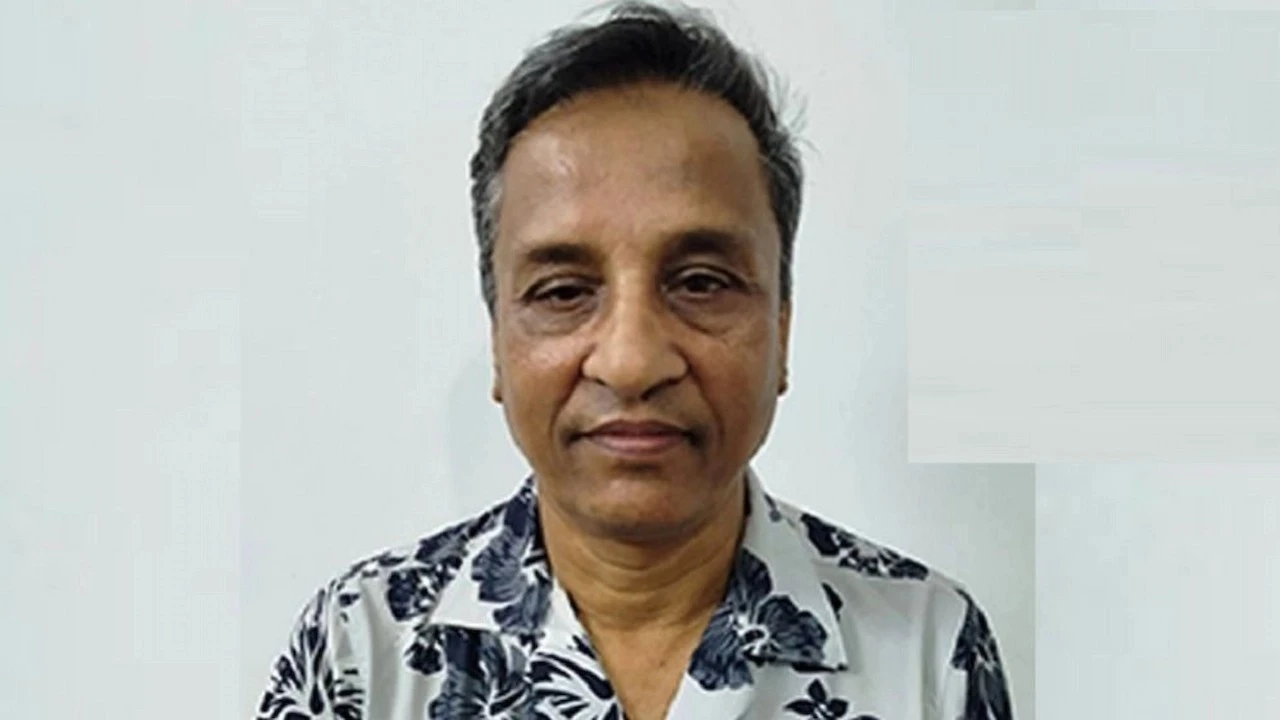 মানিকগঞ্জে ছাত্র-জনতার ওপর হামলার মামলার পলাতক আসামি সাবেক স্বাস্থ্যমন্ত্রীর এপিএসসহ ৮ জন গ্রেফতার