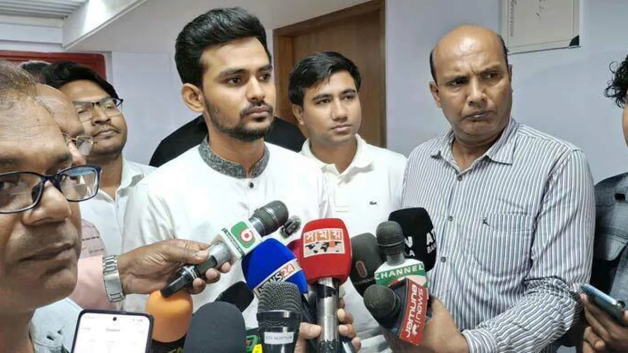 আসিফ মাহমুদের হাঁসের মাংস খাওয়া বক্তব্য নিয়ে যা হলো