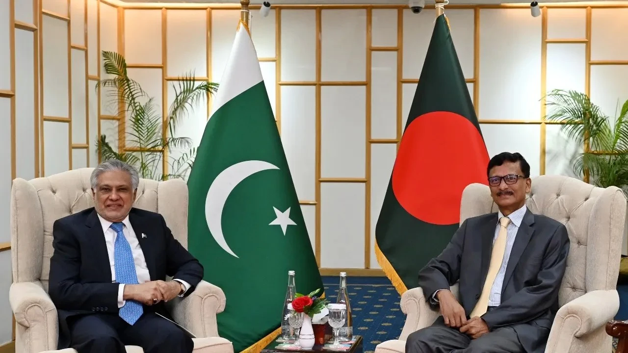 পররাষ্ট্র উপদেষ্টার সঙ্গে বৈঠকে পাকিস্তানের পররাষ্ট্রমন্ত্রী