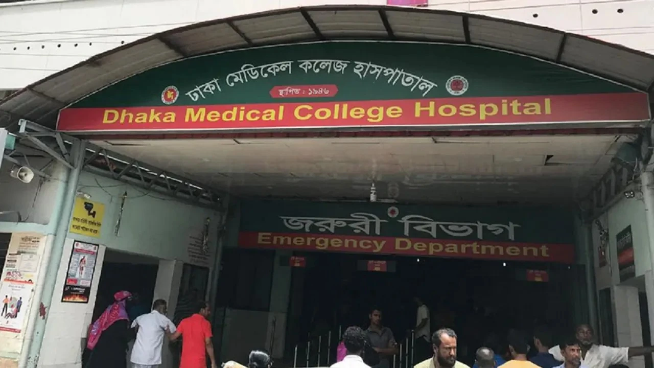 কমলাপুর রেলস্টেশনে নারীকে কুপিয়ে হত্যা, প্রেমিক আটক