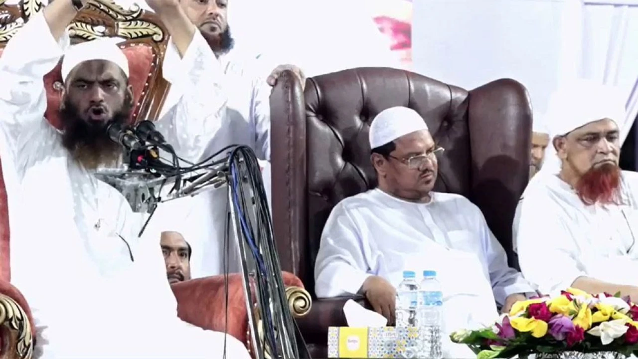 চরমোনাই পীরকে পাশে বসিয়ে নির্বাচন নিয়ে যে বার্তা দিলেন মামুনুল হক