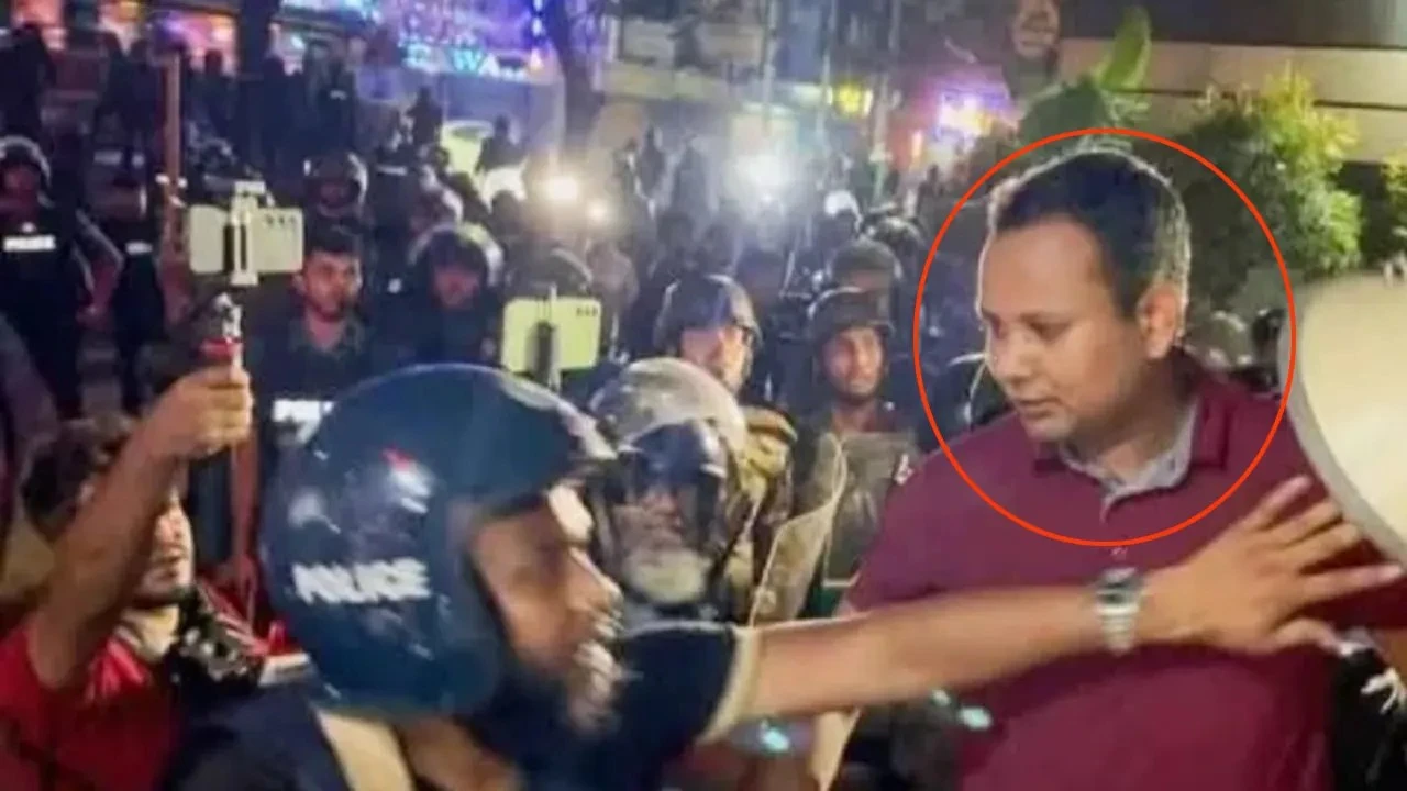 জানা গেল, লাল টি-শার্ট পরা সেই যুবকের পরিচয়