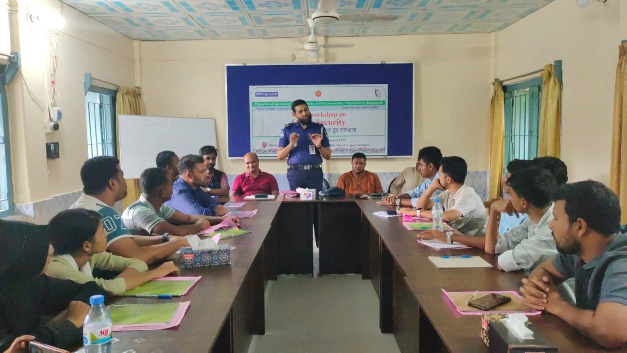 সাইবার নিরাপত্তায় দক্ষতা অর্জনে শ্যামনগরে যুব কর্মশালা