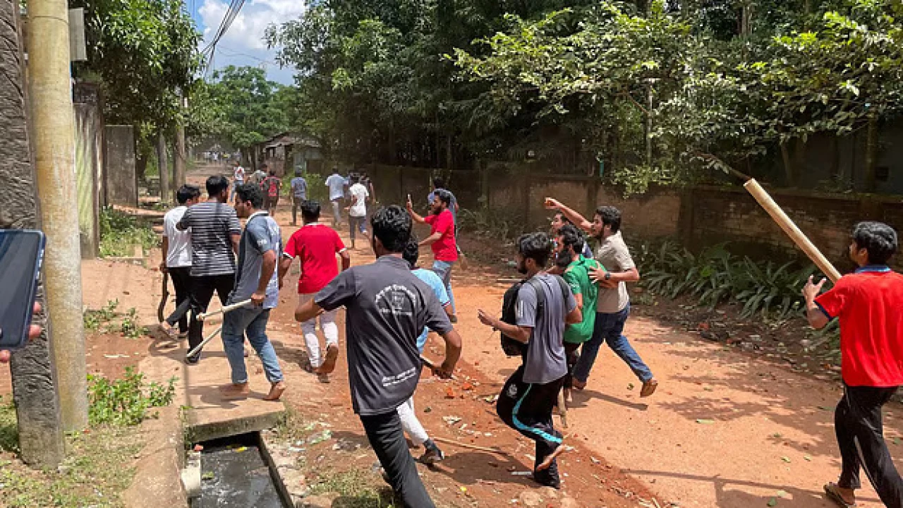 চট্টগ্রাম বিশ্ববিদ্যালয়ে আবারও সংঘর্ষ, সহ-উপাচার্যসহ আহত ১০