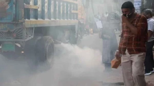 বায়ু দূষণে ঢাকার অবস্থান কত?