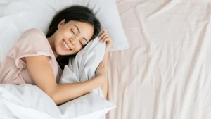 মানুষ ঘুমের মধ্যে কেন হাসে, কী করণীয়