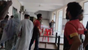 রাকসু কার্যালয়ে ভাঙচুর করল ছাত্রদল