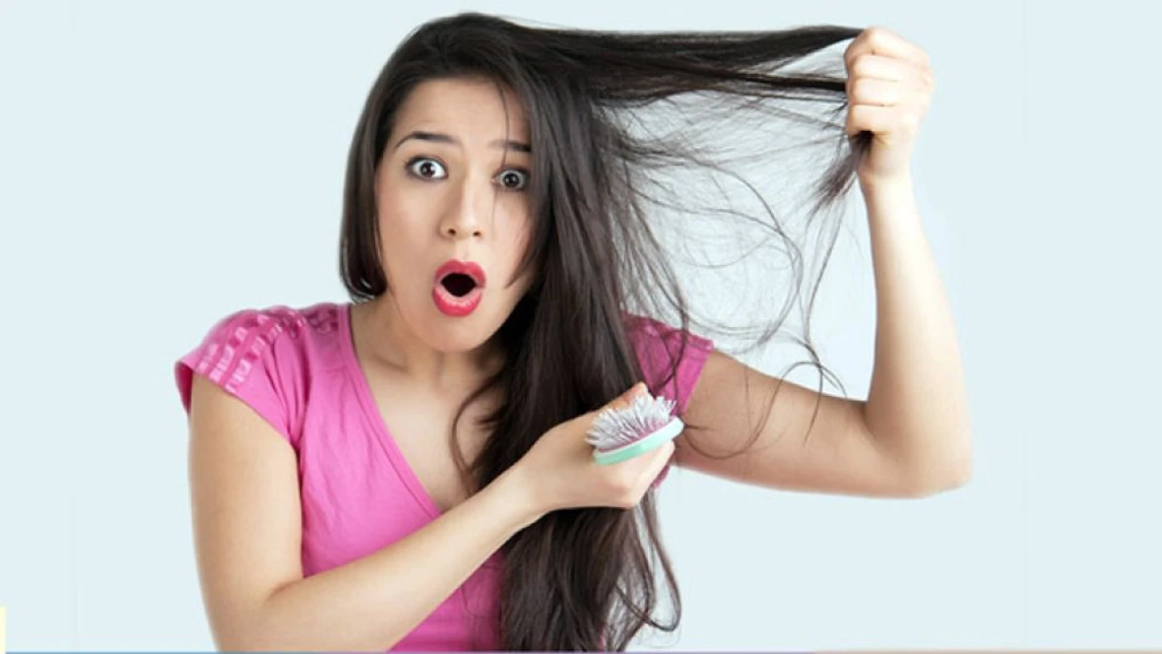 চুলের যত্নে কোন ভিটামিন কীভাবে কাজ করে