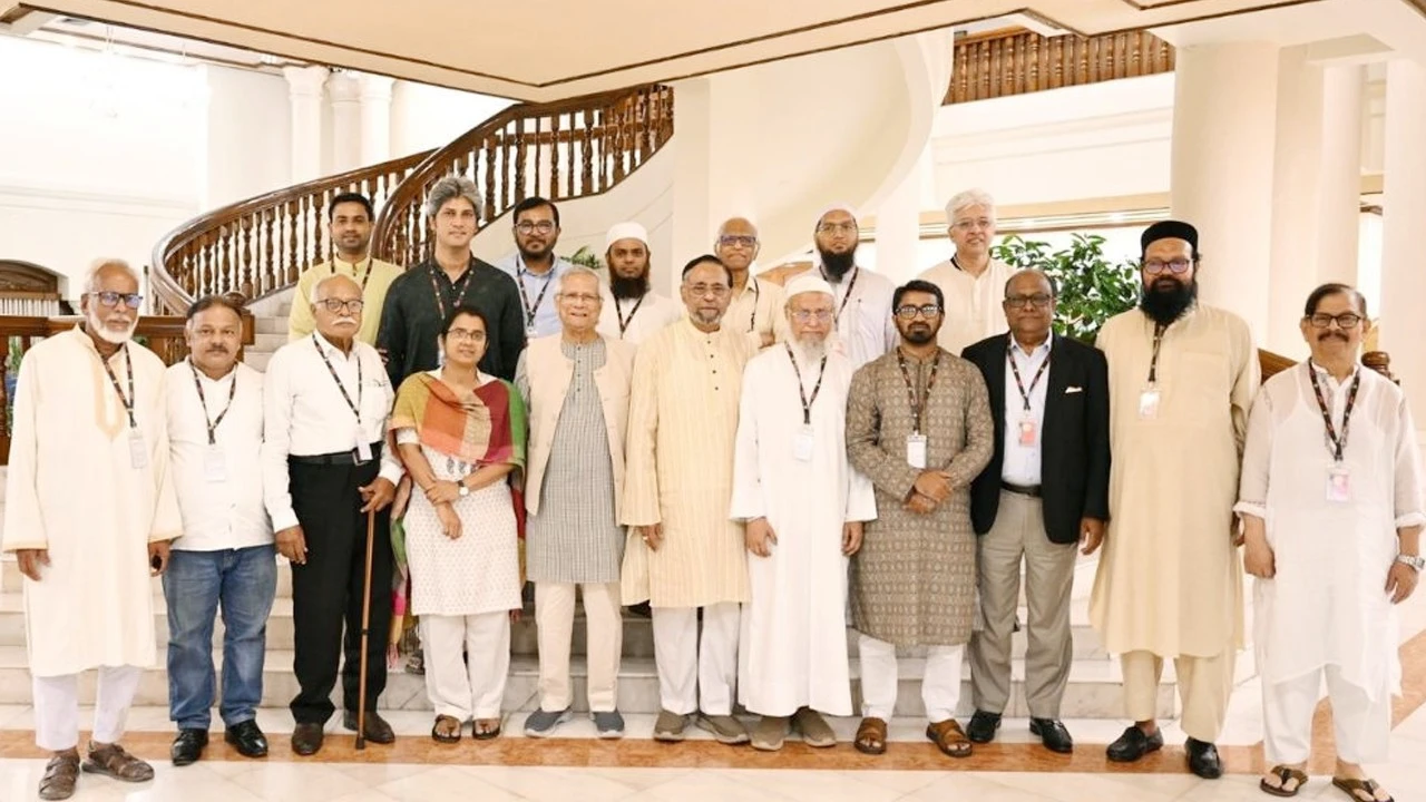 নির্বাচন ফেব্রুয়ারিতেই, অন্য দেশের থাবার সুযোগ যেন না থাকে : প্রধান উপদেষ্টা