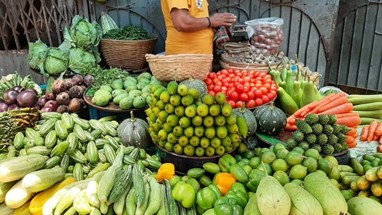 অস্থির নিত্যপণ্যের দাম, স্বস্তি নেই সবজির বাজারেও