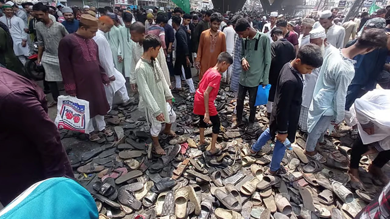 জশনে জুলুসে পদদলিত হয়ে দুজনের মৃত্যু