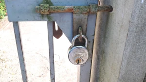 বাগেরহাটে হরতাল, নির্বাচন অফিসে তালা