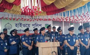 ঈদকে সামনে রেখে অতিরিক্ত ভাড়া আদায় করলে চালকের বিরুদ্ধে আইনগত ব্যবস্থা নেওয়া হবে