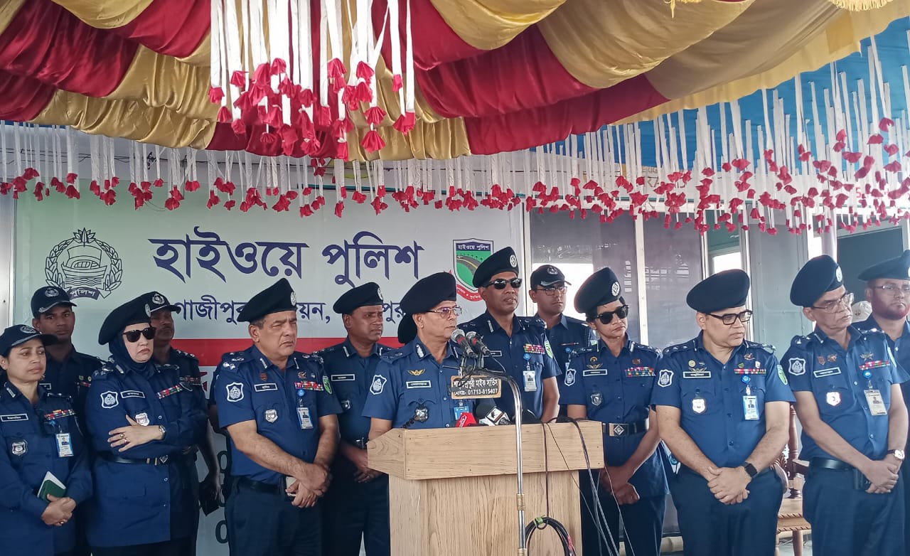 ঈদকে সামনে রেখে অতিরিক্ত ভাড়া আদায় করলে চালকের বিরুদ্ধে আইনগত ব্যবস্থা নেওয়া হবে