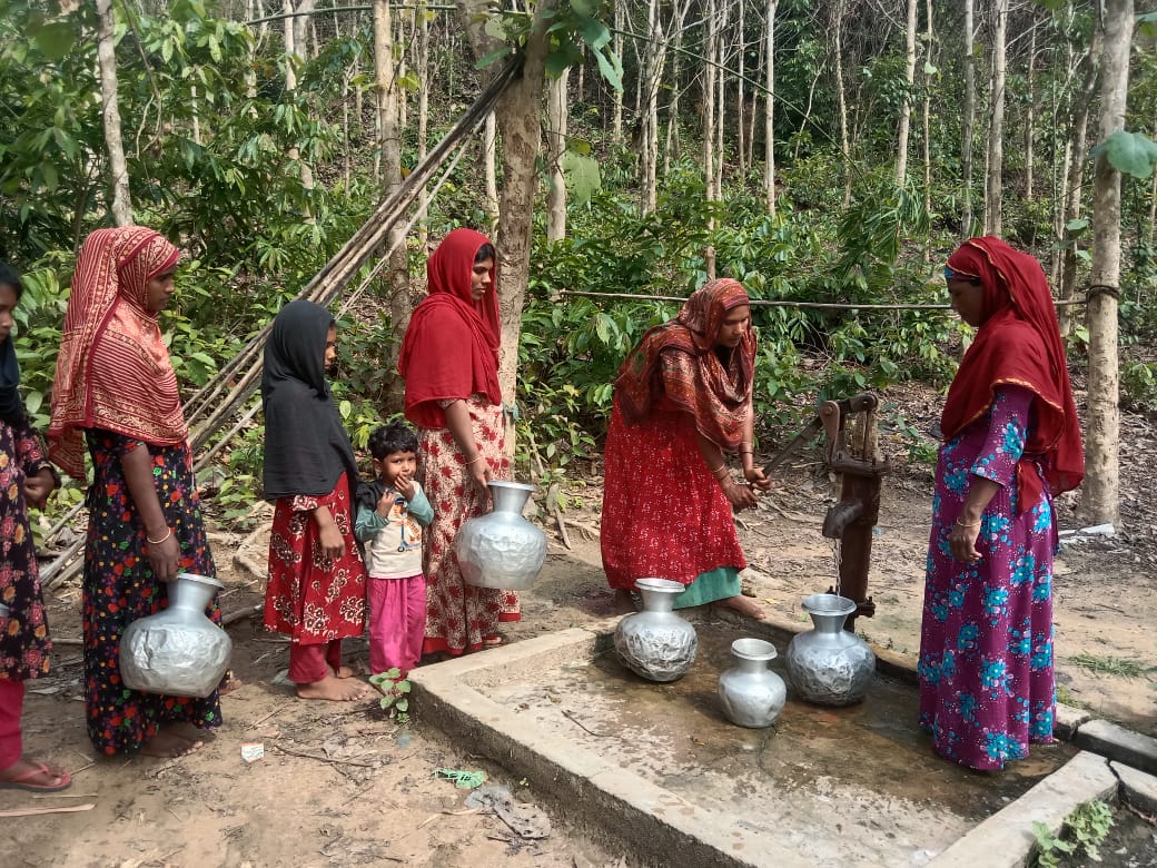 মেরুং ইউনিয়নের চিটাইংগা পাড়ায় বিদ্যুৎ ও পানির সংকট চরমে: উন্নয়ন থেকে পিছিয়ে শতাধিক মানুষ