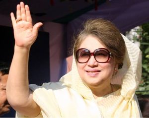 বিমানের বিশেষ সুবিধা ফিরিয়ে দিয়ে মানবতার নজির গড়লেন খালেদা জিয়া