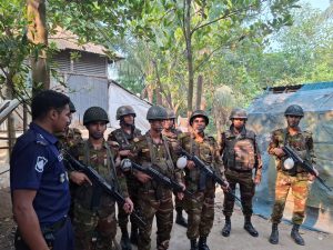 গজারিয়ার গুয়াগাছিয়ায় যৌথ বাহিনীর অভিযানে অস্ত্র-গুলি উদ্ধার,আটক ৩