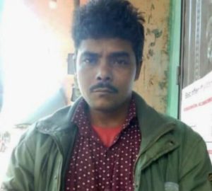 নলছিটিতে স্কুল শিক্ষককে প্রকাশ্যে মারধর, থানায় জিডি