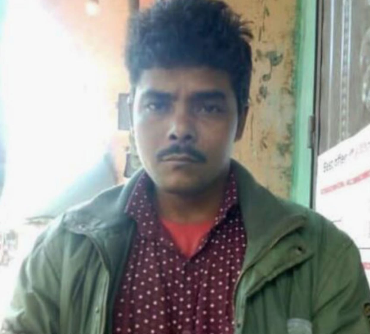 নলছিটিতে স্কুল শিক্ষককে প্রকাশ্যে মারধর, থানায় জিডি