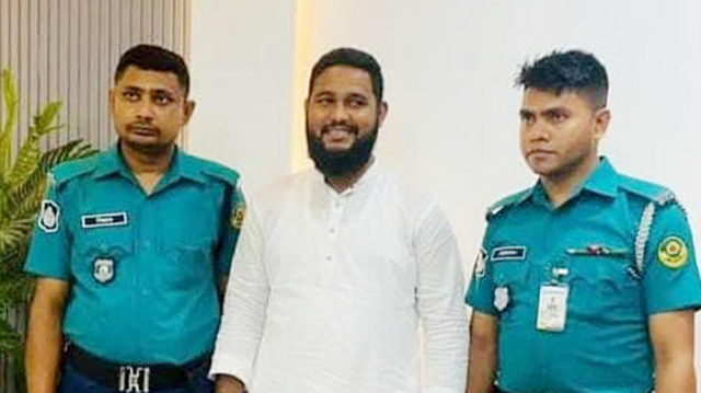 চট্টগ্রামে নারী লাঞ্ছনার ঘটনায় ছাত্র শিবির কর্মী আকাশ চৌধুরী গ্রে'ফতার