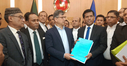 আন্তর্জাতিক অপরাধ ট্রাইব্যুনালে শেখ হাসিনাসহ ৭ জনের বিরুদ্ধে গু’মের অভিযোগ দায়ের বিএনপি নেতা সালাহউদ্দিনের আন্তর্জাতিক অপরাধ ট্রাইব্যুনালে শেখ হাসিনাসহ ৭ জনের বিরুদ্ধে গু’মের অভিযোগ দায়ের বিএনপি নেতা সালাহউদ্দিনের
