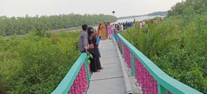 আকাশলীনা ইকোট্যুরিজম