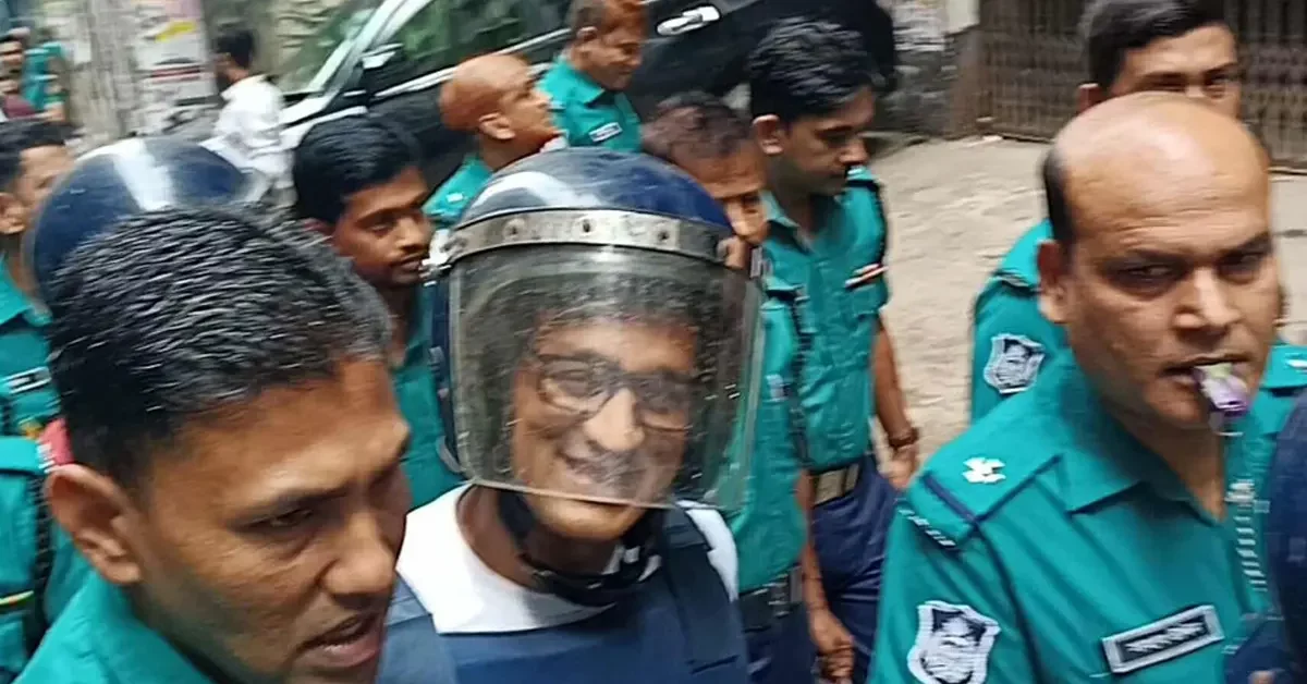 আদালতে দাঁড়িয়ে ফুটবল একাডেমির খোঁজ নিলেন ব্যারিস্টার সুমন