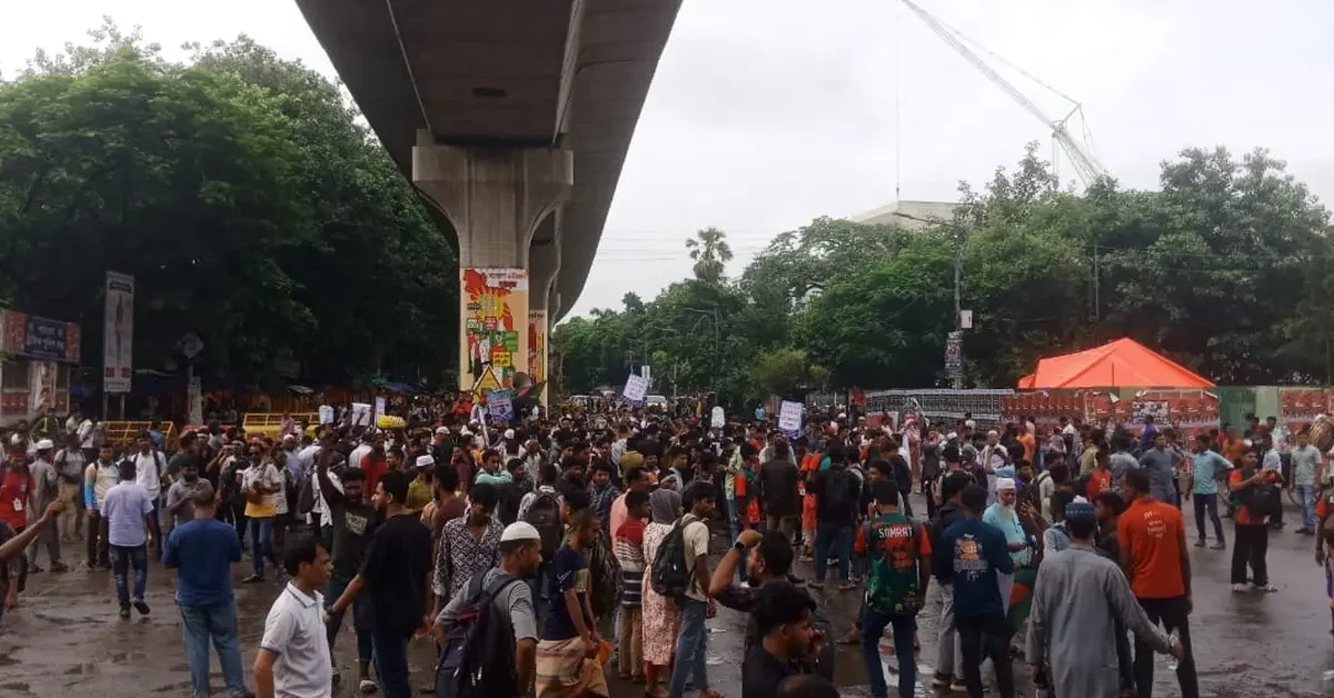 জুলাই সনদের বাস্তবায়ন দাবিতে শাহবাগ অবরুদ্ধ