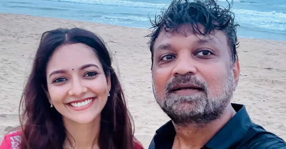 সৃজিত-সুস্মিতার সেলফি ঘিরে টলিউডে নতুন গল্প!
