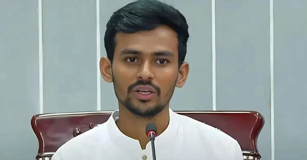 আসিফ মাহমুদ : ছবি-সংগৃহীত তফসিলে নৌকা প্রতীক কেন? নির্বাচন কমিশনকে উপদেষ্টার প্রশ্ন